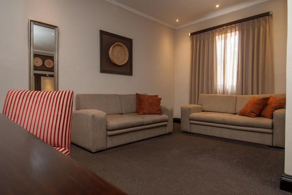 The Graham Hotel Grahamstown Esterno foto