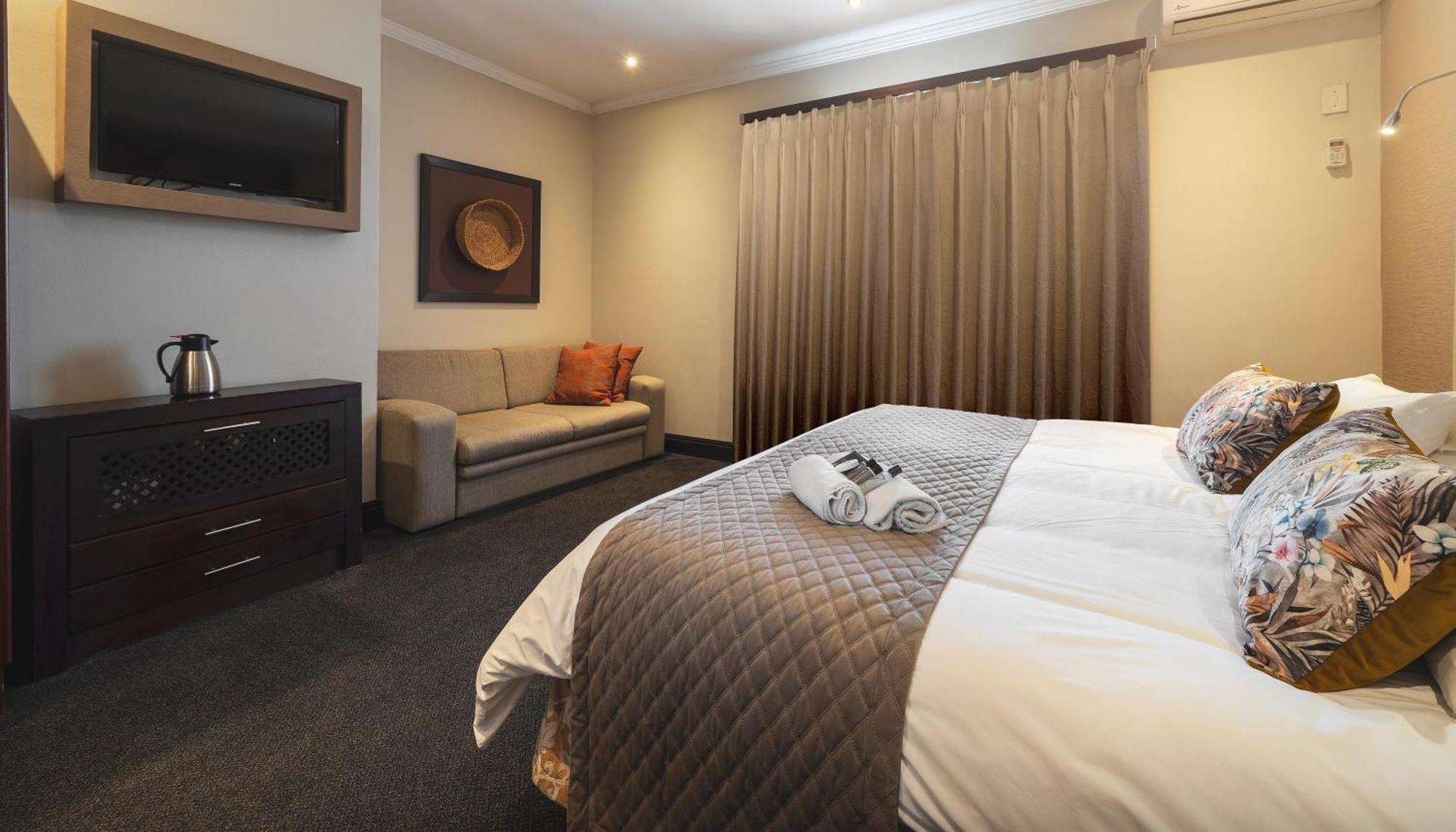 The Graham Hotel Grahamstown Esterno foto
