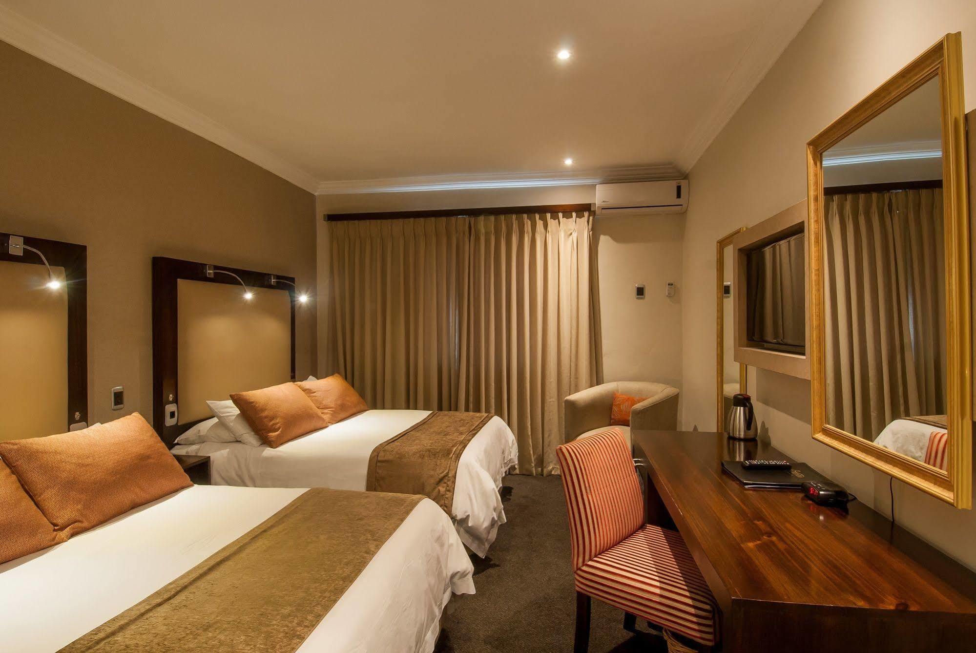 The Graham Hotel Grahamstown Esterno foto