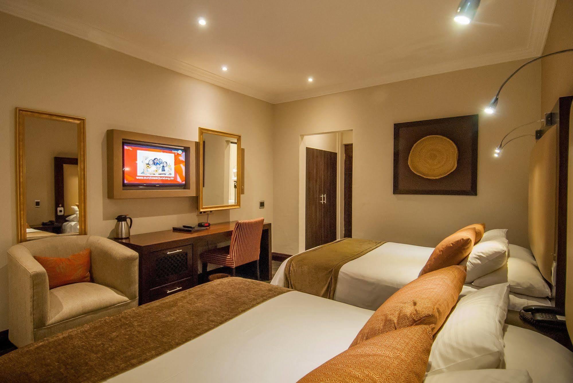 The Graham Hotel Grahamstown Esterno foto